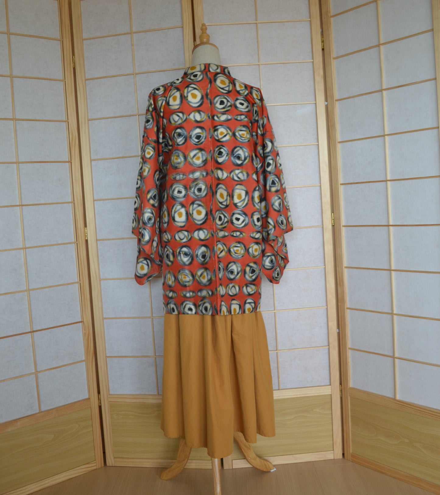 Haori Femme Vintage €89.50 - fleur, rouge - 0010