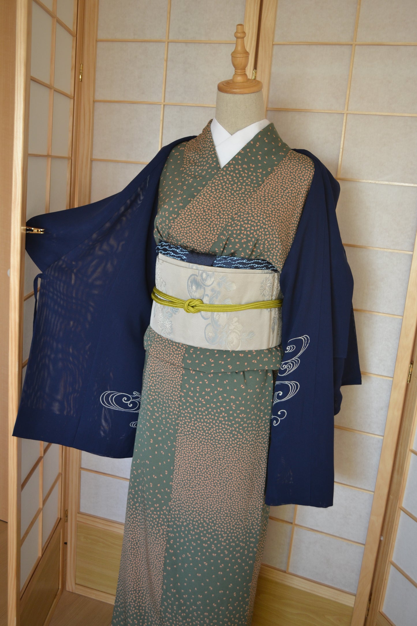 Haori Femme Vintage(tissu d'été) €89.50 - l'eau qui coule, bleu marine - 0007