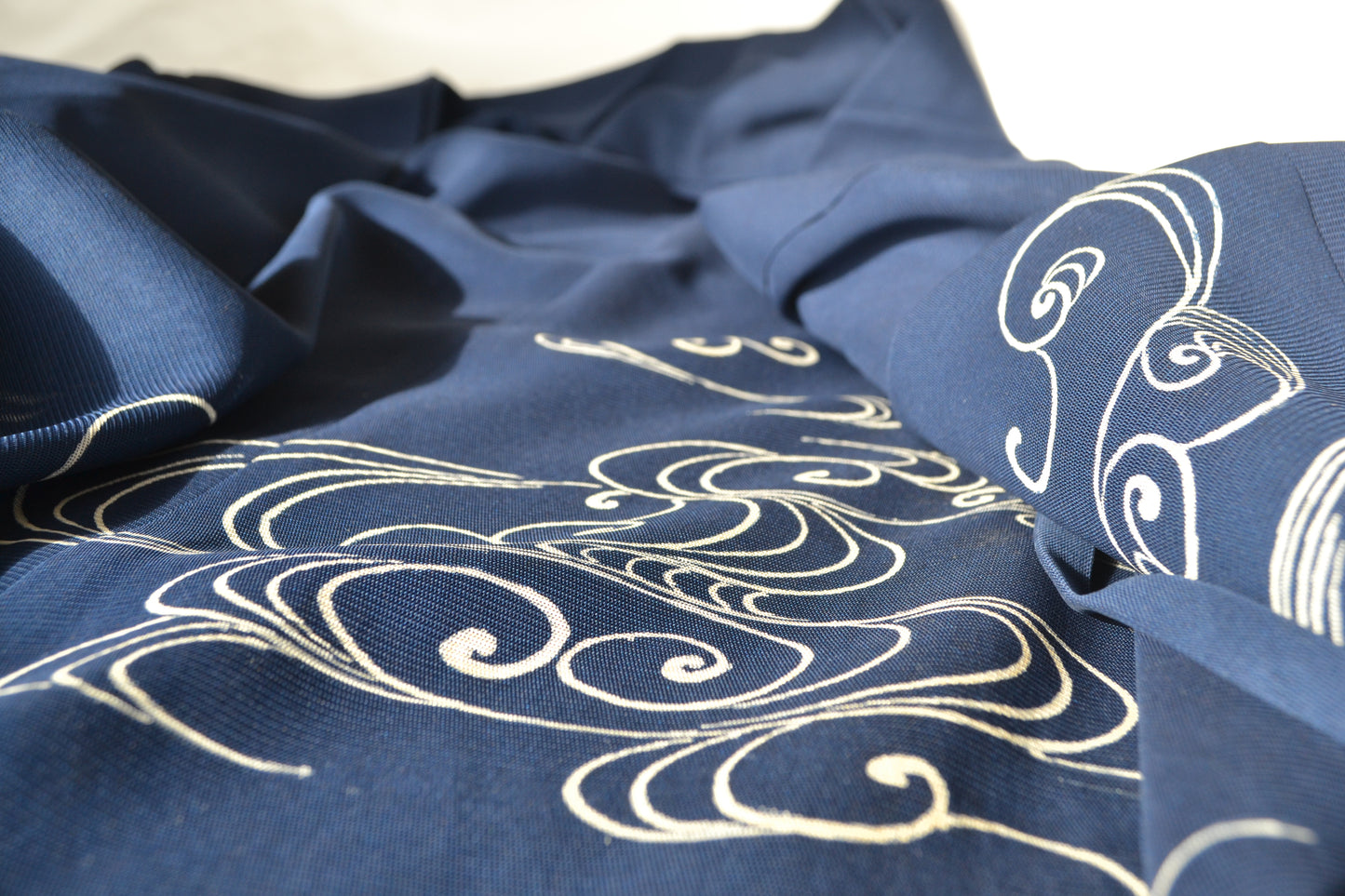 Haori Femme Vintage(tissu d'été) €89.50 - l'eau qui coule, bleu marine - 0007
