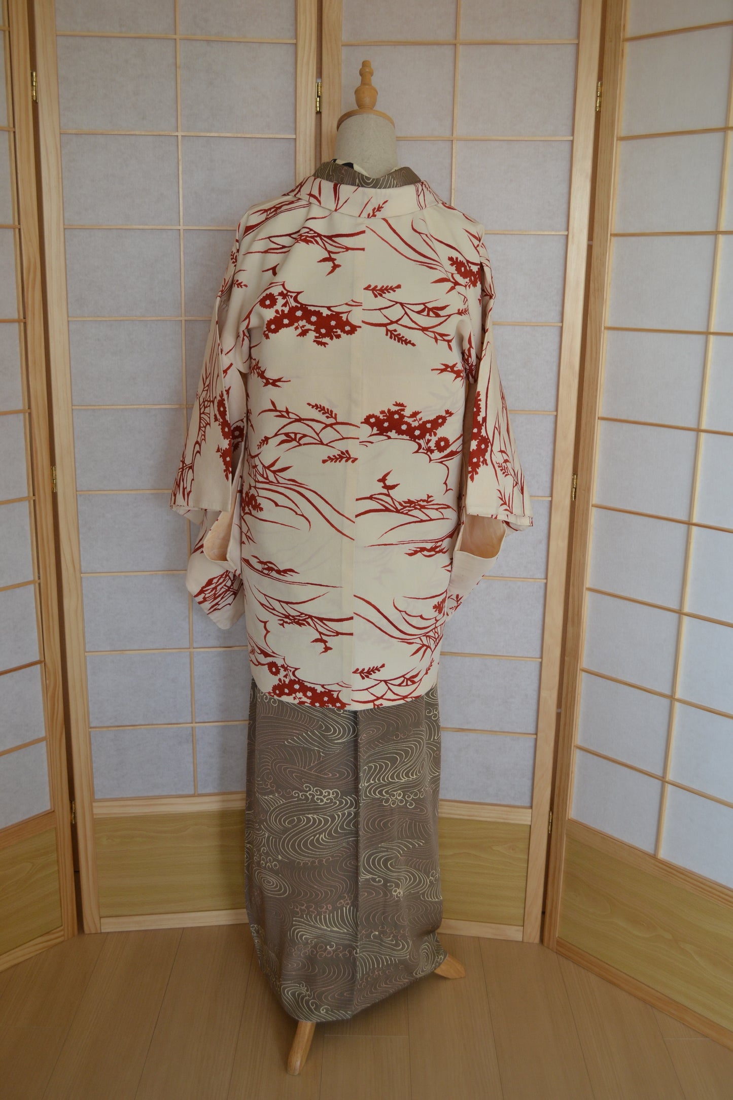 Haori Femme Vintage €78.50 - fleurs et végétaux, ivoire - 0004